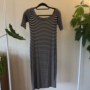 3/$20 Stretchy 3/4 sleeve jersey dress in navy and white